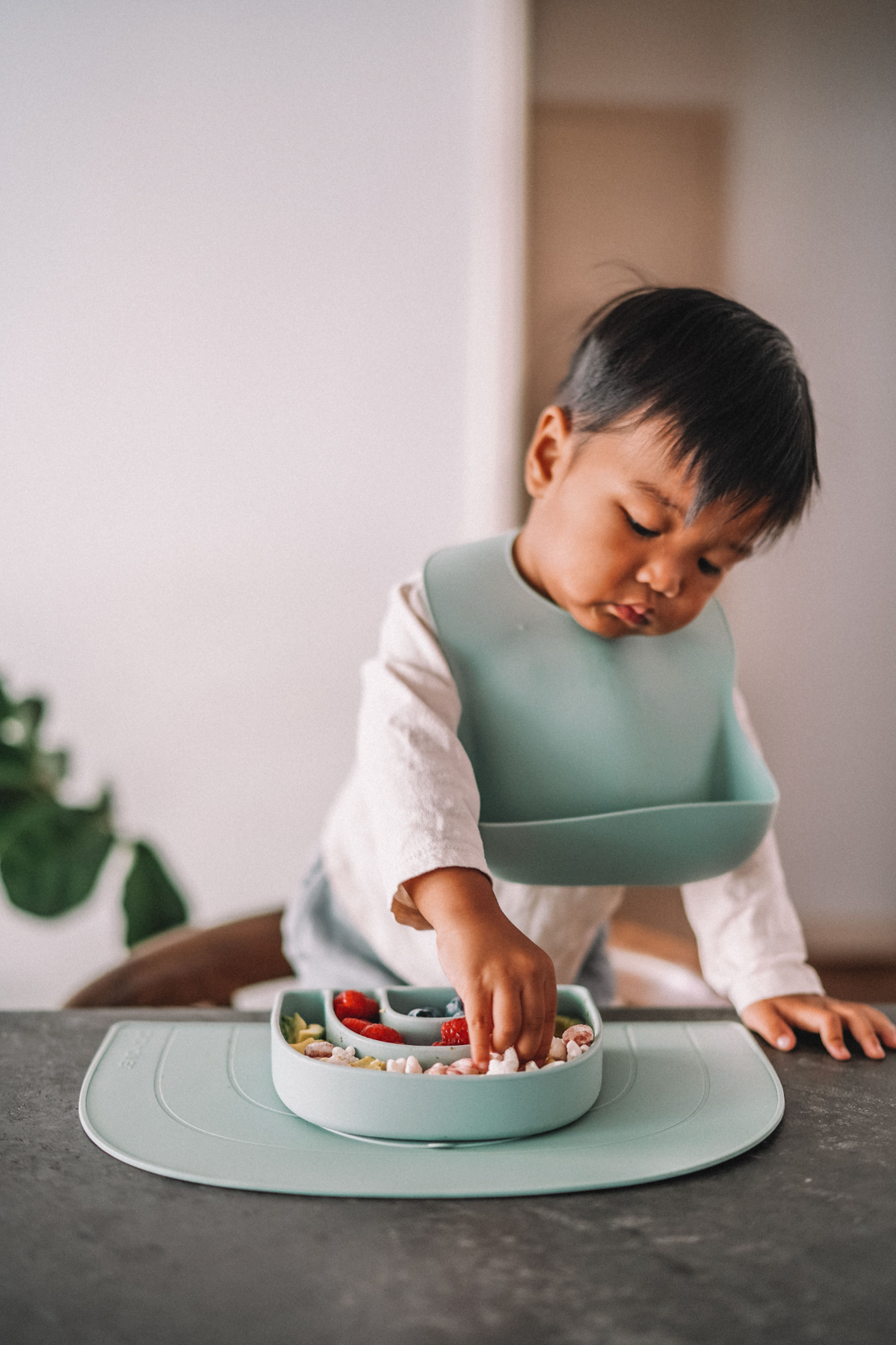 Ava + Oliver: Rainbow Placemat | Mint Ava + Oliver: Rainbow Placemat | Mint